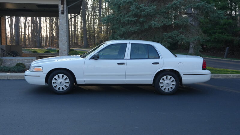 2K-Mile 2006 Ford Crown Victoria Police Interceptor