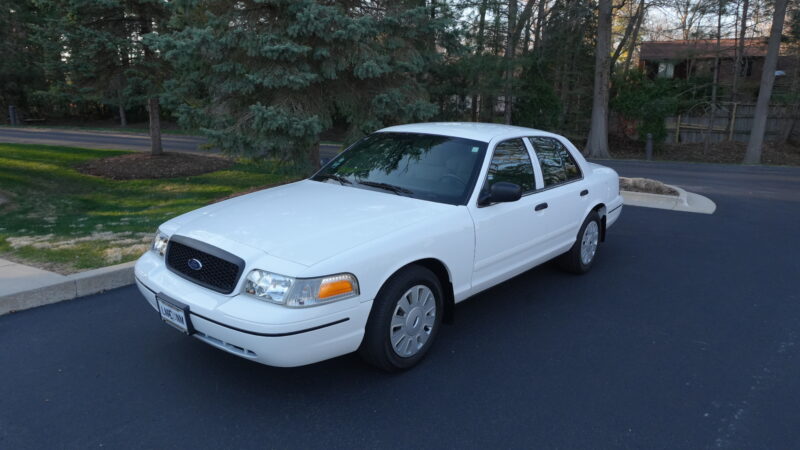 2K-Mile 2006 Ford Crown Victoria Police Interceptor