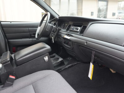 2K-Mile 2006 Ford Crown Victoria Police Interceptor Photo Gallery — Photo 125