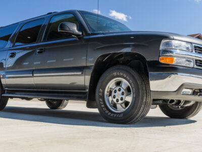 13K-Mile 2002 Chevrolet Suburban 1500 4X4 Photo Gallery — Photo 9