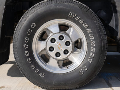 13K-Mile 2002 Chevrolet Suburban 1500 4X4 Photo Gallery — Photo 18