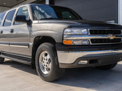 13K-Mile 2002 Chevrolet Suburban 1500 4X4 Photo Gallery — Photo 3