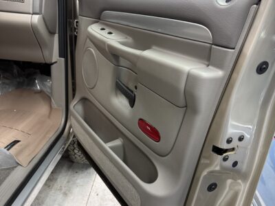 7K-Mile 2005 Dodge Ram 2500 Laramie 4X4 Cummins 6 Speed Photo Gallery — Photo 83