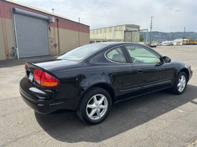 48K-Mile 1999 Oldsmobile Alero GL Coupe Photo Gallery — Photo 17