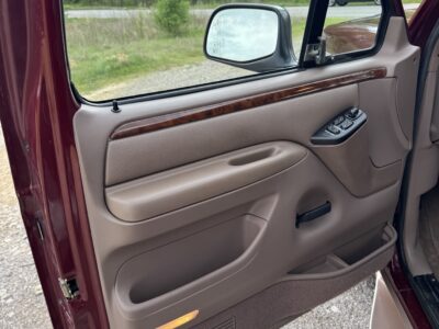 5K-Mile 1996 Ford Bronco Eddie Bauer 5.8L Photo Gallery — Photo 44