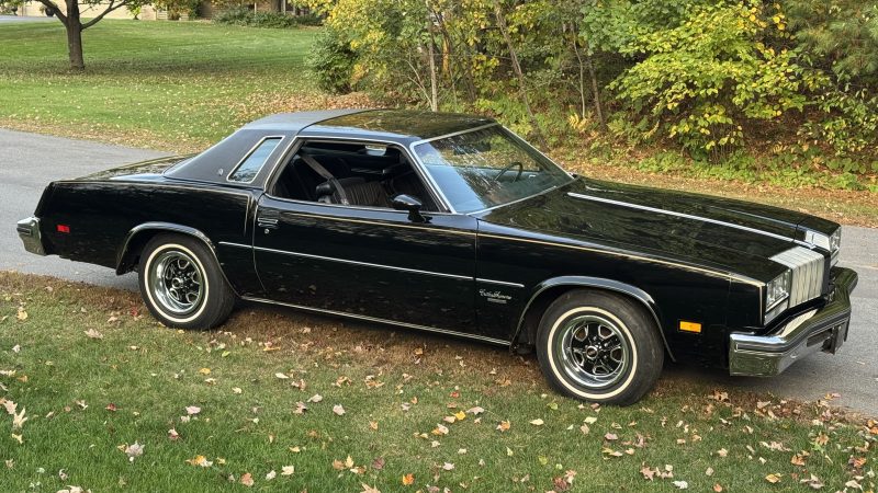 3K-Mile 1977 Oldsmobile Cutlass Supreme Brougham