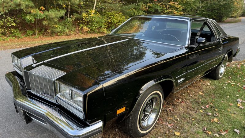 3K-Mile 1977 Oldsmobile Cutlass Supreme Brougham