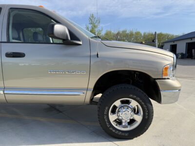 7K-Mile 2005 Dodge Ram 2500 Laramie 4X4 Cummins 6 Speed Photo Gallery — Photo 11