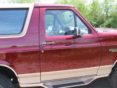5K-Mile 1996 Ford Bronco Eddie Bauer 5.8L Photo Gallery — Photo 30