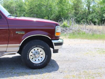 5K-Mile 1996 Ford Bronco Eddie Bauer 5.8L Photo Gallery — Photo 3