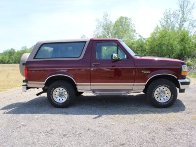 5K-Mile 1996 Ford Bronco Eddie Bauer 5.8L Photo Gallery — Photo 32