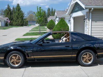 62K-Mile 1985 Pontiac Trans Am Photo Gallery — Photo 9
