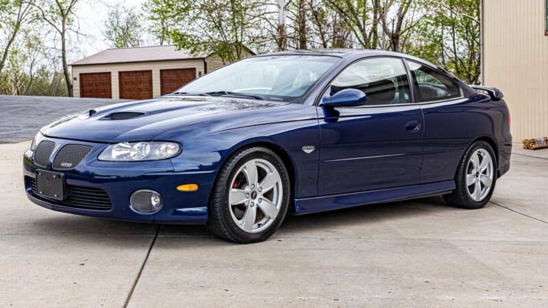 2K-Mile 2005 Pontiac GTO 6 Speed
