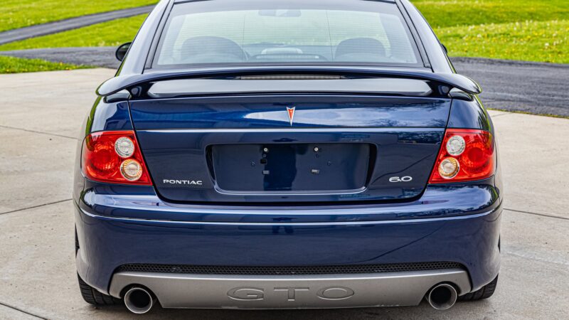 2K-Mile 2005 Pontiac GTO 6 Speed
