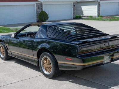 62K-Mile 1985 Pontiac Trans Am Photo Gallery — Photo 15