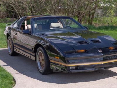 62K-Mile 1985 Pontiac Trans Am Photo Gallery — Photo 2