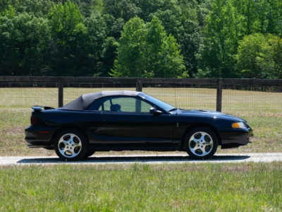 17K-Mile 1997 Ford Mustang SVT Cobra Convertible Photo Gallery — Photo 15