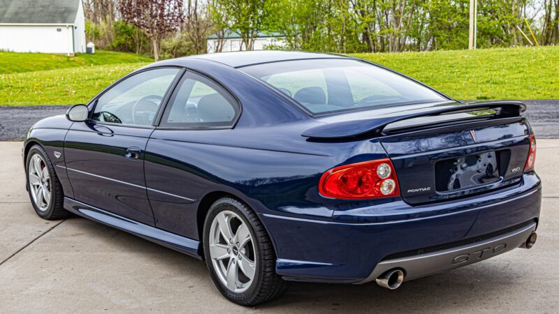 2K-Mile 2005 Pontiac GTO 6 Speed