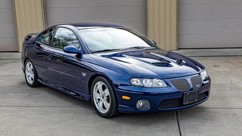 2K-Mile 2005 Pontiac GTO 6 Speed
