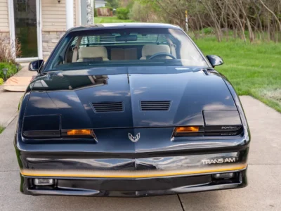 62K-Mile 1985 Pontiac Trans Am Photo Gallery — Photo 4