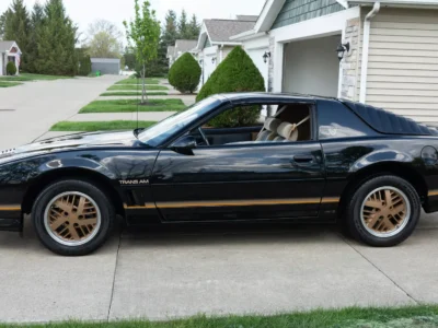 62K-Mile 1985 Pontiac Trans Am Photo Gallery — Photo 6
