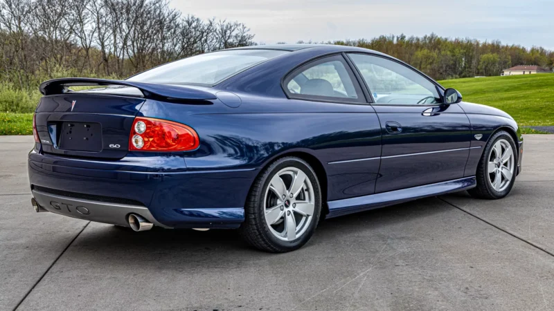 2K-Mile 2005 Pontiac GTO 6 Speed