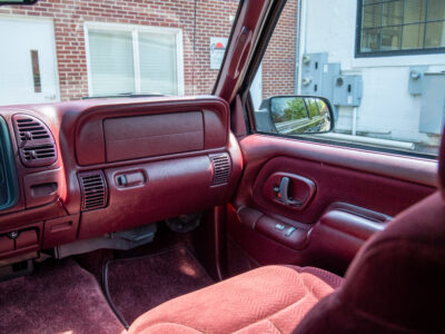 17K-Mile 1999 GMC Yukon 1500 4X4 Photo Gallery — Photo 161