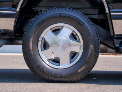 17K-Mile 1999 GMC Yukon 1500 4X4 Photo Gallery — Photo 88