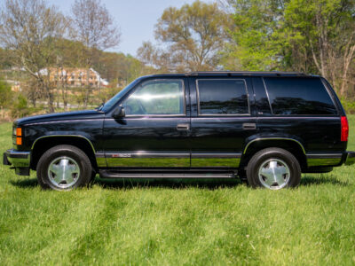 17K-Mile 1999 GMC Yukon 1500 4X4 Photo Gallery — Photo 2