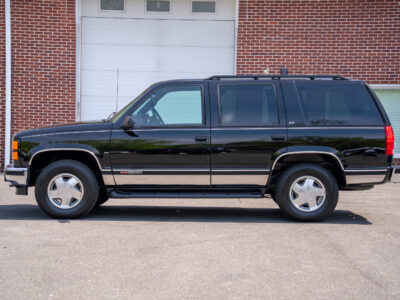 17K-Mile 1999 GMC Yukon 1500 4X4 Photo Gallery — Photo 17