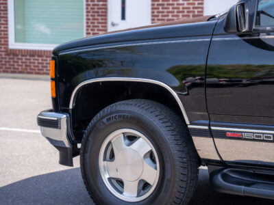 17K-Mile 1999 GMC Yukon 1500 4X4 Photo Gallery — Photo 35
