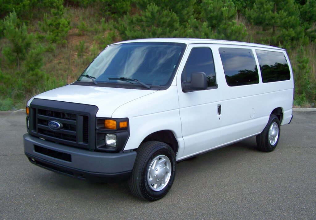 5K-Mile 2011 Ford E150 XL Club Wagon 8 Passenger