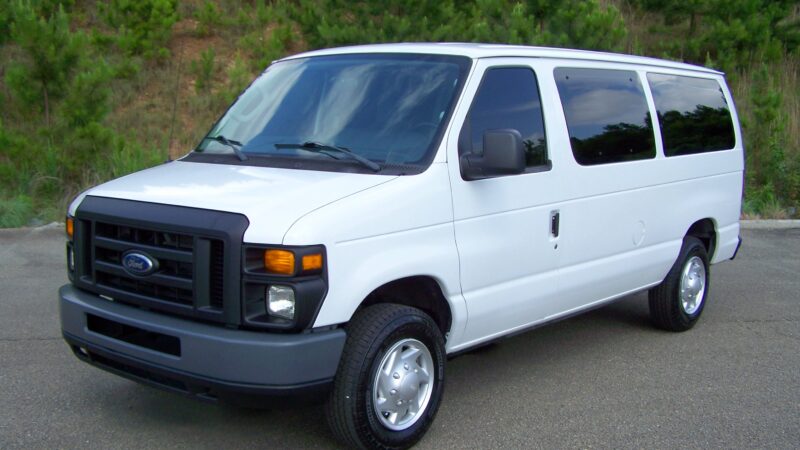 5K-Mile 2011 Ford E150 XL Club Wagon 8 Passenger