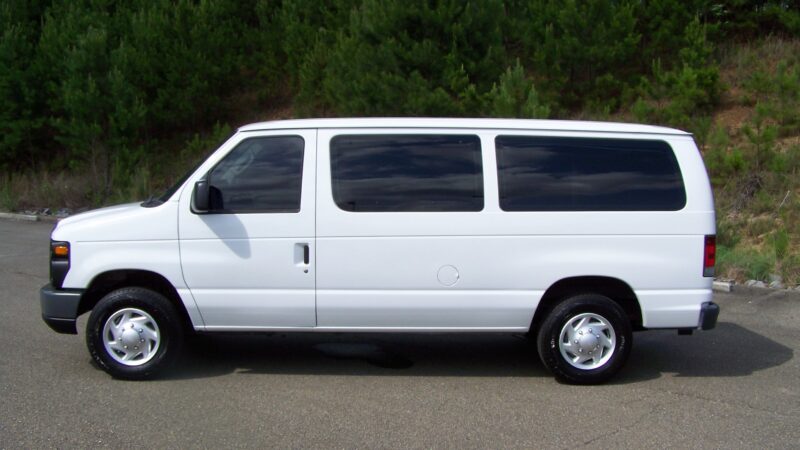 5K-Mile 2011 Ford E150 XL Club Wagon 8 Passenger