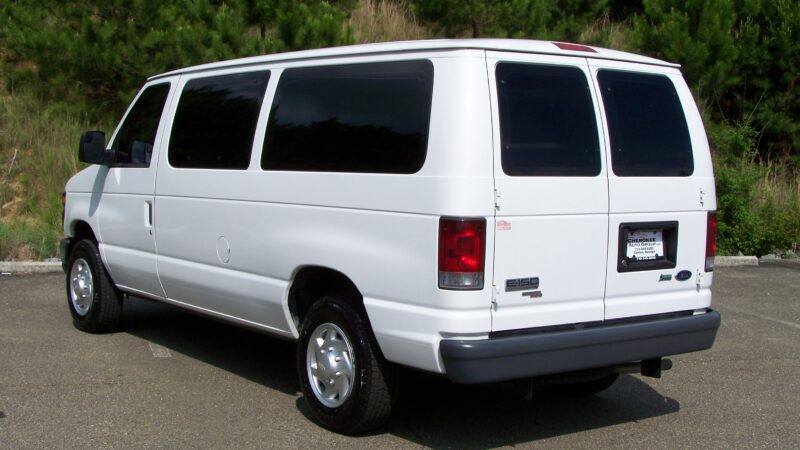 5K-Mile 2011 Ford E150 XL Club Wagon 8 Passenger