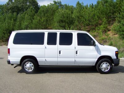 5K-Mile 2011 Ford E150 XL Club Wagon 8 Passenger Photo Gallery — Photo 7