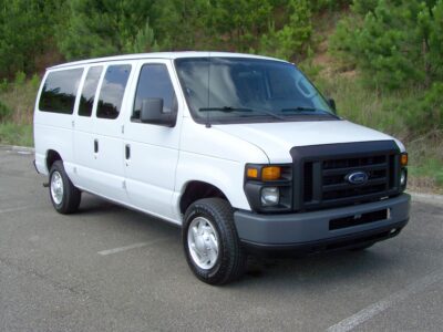 5K-Mile 2011 Ford E150 XL Club Wagon 8 Passenger Photo Gallery — Photo 3
