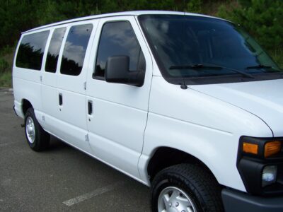 5K-Mile 2011 Ford E150 XL Club Wagon 8 Passenger Photo Gallery — Photo 24