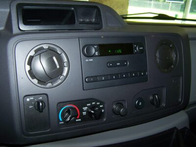 5K-Mile 2011 Ford E150 XL Club Wagon 8 Passenger Photo Gallery — Photo 39