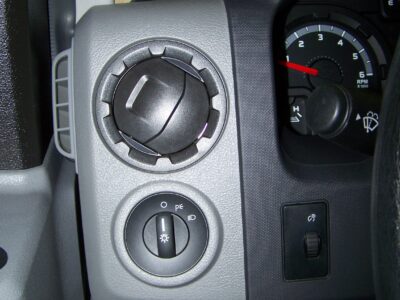 5K-Mile 2011 Ford E150 XL Club Wagon 8 Passenger Photo Gallery — Photo 40