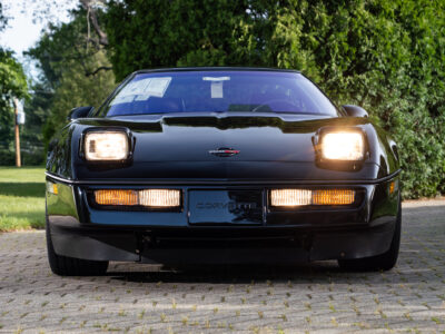 58-Mile 1990 Chevrolet Corvette ZR1 Photo Gallery — Photo 9