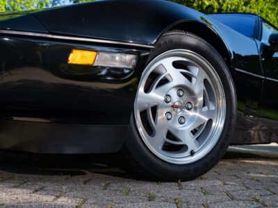 58-Mile 1990 Chevrolet Corvette ZR1 Photo Gallery — Photo 103