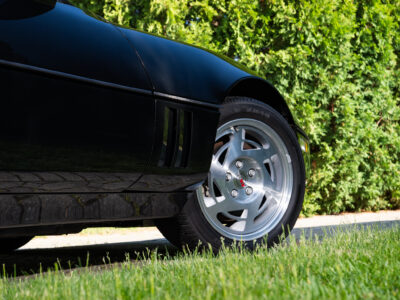 58-Mile 1990 Chevrolet Corvette ZR1 Photo Gallery — Photo 109