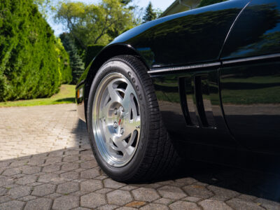 58-Mile 1990 Chevrolet Corvette ZR1 Photo Gallery — Photo 129