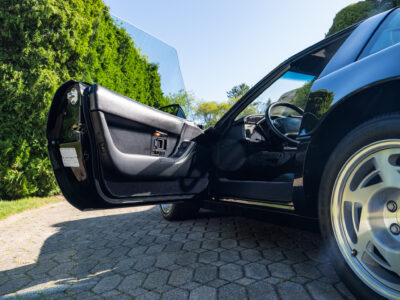 58-Mile 1990 Chevrolet Corvette ZR1 Photo Gallery — Photo 151