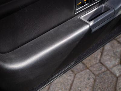 58-Mile 1990 Chevrolet Corvette ZR1 Photo Gallery — Photo 156