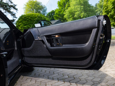 58-Mile 1990 Chevrolet Corvette ZR1 Photo Gallery — Photo 195