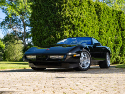 58-Mile 1990 Chevrolet Corvette ZR1 Photo Gallery — Photo 22