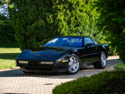 58-Mile 1990 Chevrolet Corvette ZR1 Photo Gallery — Photo 24