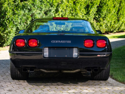 58-Mile 1990 Chevrolet Corvette ZR1 Photo Gallery — Photo 30
